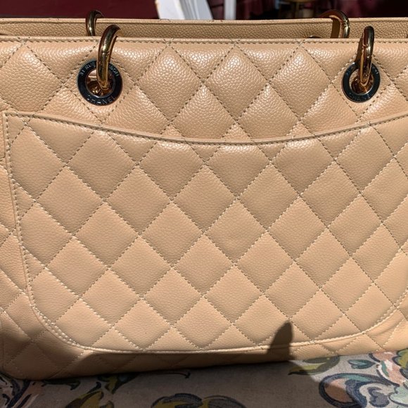 SOLD    Chanel Diamond-quilted Caviar Leather GST Beige Clair - Picture 2 of 15